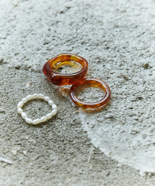 Birthday room（バースデイルーム）の「パール＆アクリル3点セットリング（リング・レディース・ブラウン/ナチュラル/グリーン・FREE）」の4枚目の写真