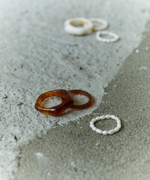 Birthday room（バースデイルーム）の「パール＆アクリル3点セットリング（リング・レディース・ブラウン/ナチュラル/グリーン・FREE）」の5枚目の写真