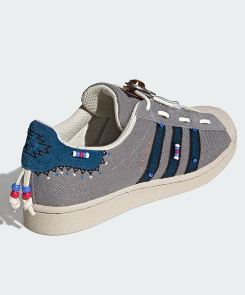 adidas（アディダス）の「スーパースター シューレースレス [Superstar Laceless] アディダスオリジナルス（スニーカー・メンズ・グレー・27.5cm/29.0cm/25.0cm/28.0cm/24.5cm/26.5cm/23.0cm/27.0cm/28.5cm/22.5cm/25.5cm/24.0cm/26.0cm/23.5cm）」の4枚目の写真