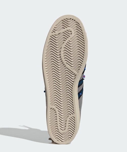 adidas（アディダス）の「スーパースター シューレースレス [Superstar Laceless] アディダスオリジナルス（スニーカー・メンズ・グレー・27.5cm/29.0cm/25.0cm/28.0cm/24.5cm/26.5cm/23.0cm/27.0cm/28.5cm/22.5cm/25.5cm/24.0cm/26.0cm/23.5cm）」の2枚目の写真