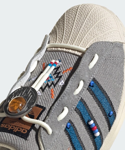 adidas（アディダス）の「スーパースター シューレースレス [Superstar Laceless] アディダスオリジナルス（スニーカー・メンズ・グレー・27.5cm/29.0cm/25.0cm/28.0cm/24.5cm/26.5cm/23.0cm/27.0cm/28.5cm/22.5cm/25.5cm/24.0cm/26.0cm/23.5cm）」の6枚目の写真