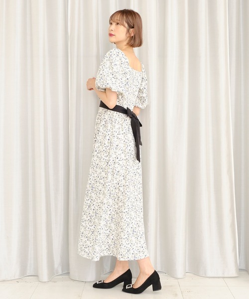 TITTY&CO.（ティティーアンドコー）の「フロントギャザーフラワーワンピース（ワンピース・レディース・オフホワイト/ブラック・MEDIUM/SMALL）」の10枚目の写真