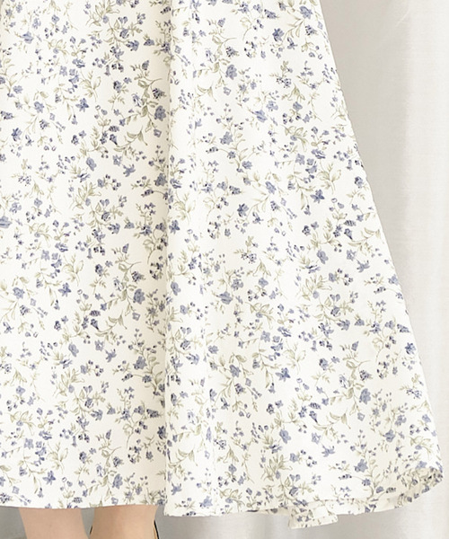 TITTY&CO.（ティティーアンドコー）の「フロントギャザーフラワーワンピース（ワンピース・レディース・オフホワイト/ブラック・MEDIUM/SMALL）」の15枚目の写真