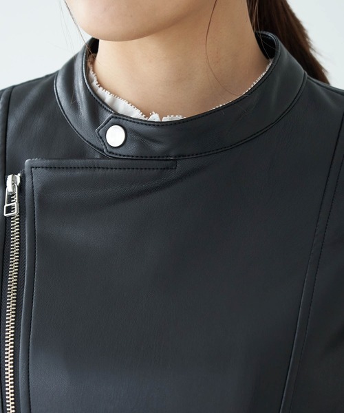 ROPE' PICNIC（ロペピクニック）の「フェイクレザースタンドカラージャケット（ライダースジャケット・レディース・ブラック/ベージュ・38/40）」の13枚目の写真