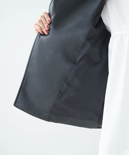 ROPE' PICNIC（ロペピクニック）の「フェイクレザースタンドカラージャケット（ライダースジャケット・レディース・ブラック/ベージュ・38/40）」の9枚目の写真