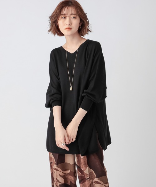 RIVE DROITE（リヴドロワ）の「上品なカジュアル感を演出　カシミヤ混2WAYワイドポンチョニット（ニット/セーター・レディース・グレイッシュベージュ/モカ/ブラック/レッド・FREE）」の20枚目の写真