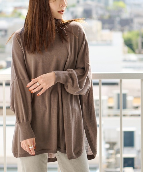 RIVE DROITE（リヴドロワ）の「上品なカジュアル感を演出　カシミヤ混2WAYワイドポンチョニット（ニット/セーター・レディース・グレイッシュベージュ/モカ/ブラック/レッド・FREE）」の8枚目の写真