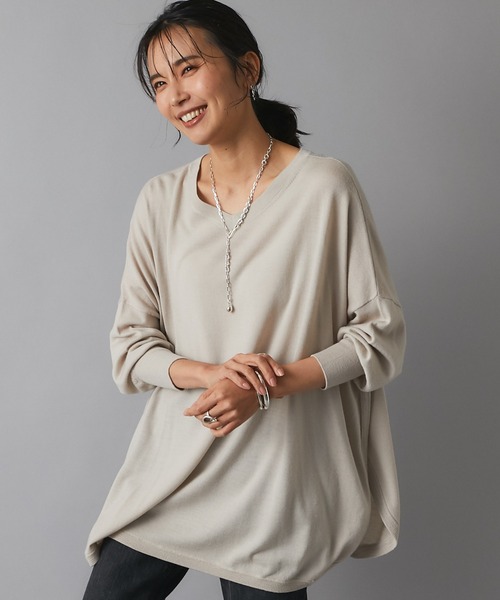 RIVE DROITE（リヴドロワ）の「上品なカジュアル感を演出　カシミヤ混2WAYワイドポンチョニット（ニット/セーター・レディース・グレイッシュベージュ/モカ/ブラック/レッド・FREE）」の10枚目の写真