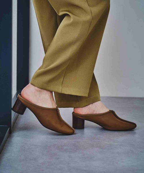 ORiental TRaffic（オリエンタルトラフィック）の「パイピングミュールサンダル 11390（サンダル・レディース・ブラウン・LL/S/M/L）」の17枚目の写真