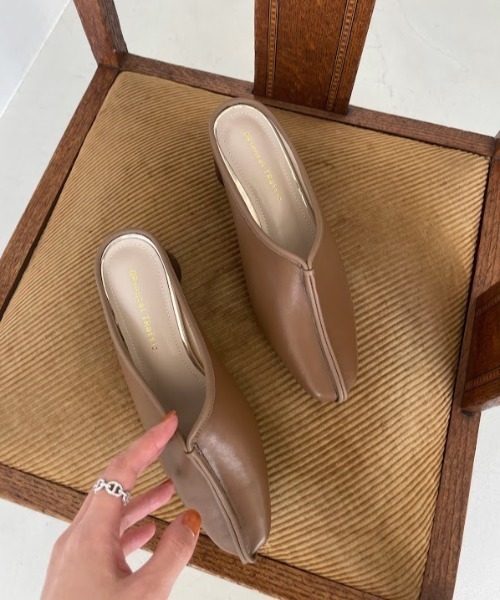 ORiental TRaffic（オリエンタルトラフィック）の「パイピングミュールサンダル 11390（サンダル・レディース・ブラウン・LL/S/M/L）」の18枚目の写真