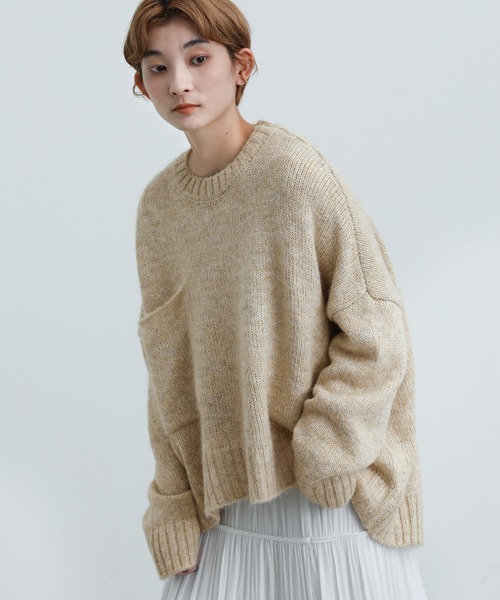 select MOCA（セレクトモカ）の「2021 AW クルーネックルーズミックスショート丈ニット（ニット/セーター・レディース・ブラック/ブラウン/ライトベージュ・FREE）」の7枚目の写真