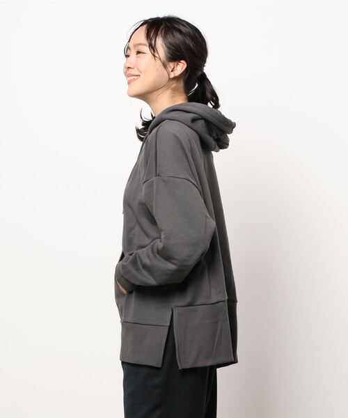 Lugnoncure（ルノンキュール）の「裏毛プルパーカー（パーカー・レディース・オフホワイト/グリーン/チャコール・ﾌﾘ-）」の4枚目の写真