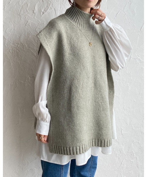 She's Closet（シーズクローゼット）の「オーバーサイズサイドオープンベルト付きハイネックニットベスト（ベスト・レディース・アイボリー/グレイッシュベージュ/オリーブ/ブラック/杢グレー/グリーン/ベージュ・FREE）」の9枚目の写真