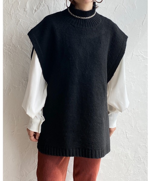 She's Closet（シーズクローゼット）の「オーバーサイズサイドオープンベルト付きハイネックニットベスト（ベスト・レディース・アイボリー/グレイッシュベージュ/オリーブ/ブラック/杢グレー/グリーン/ベージュ・FREE）」の10枚目の写真