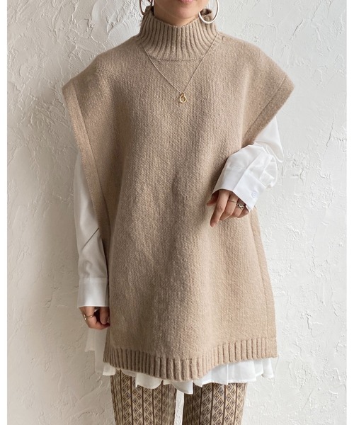 She's Closet（シーズクローゼット）の「オーバーサイズサイドオープンベルト付きハイネックニットベスト（ベスト・レディース・アイボリー/グレイッシュベージュ/オリーブ/ブラック/杢グレー/グリーン/ベージュ・FREE）」の11枚目の写真