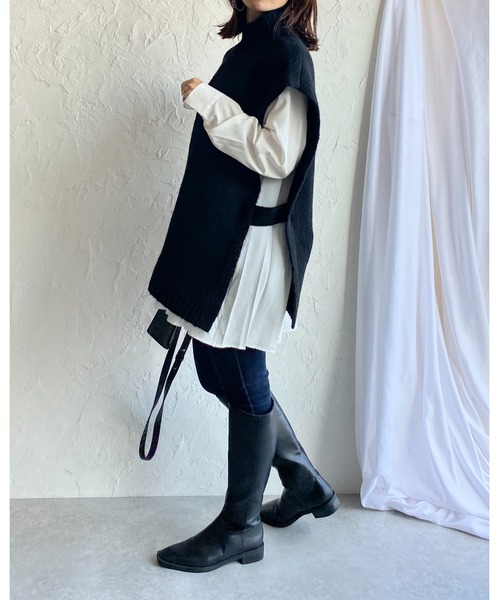 She's Closet（シーズクローゼット）の「オーバーサイズサイドオープンベルト付きハイネックニットベスト（ベスト・レディース・アイボリー/グレイッシュベージュ/オリーブ/ブラック/杢グレー/グリーン/ベージュ・FREE）」の16枚目の写真