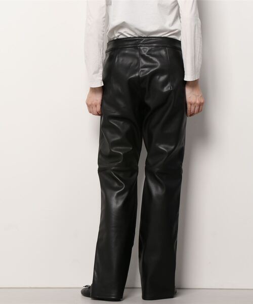 HYSTERIC GLAMOUR(ヒステリックグラマー)の「SYNTHETIC LEATHER フレアパンツ(その他パンツ・レディース・ブラック・SMALL/MEDIUM)」の3枚目の写真