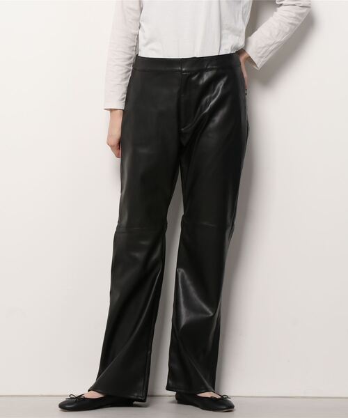 HYSTERIC GLAMOUR(ヒステリックグラマー)の「SYNTHETIC LEATHER フレアパンツ(その他パンツ・レディース・ブラック・SMALL/MEDIUM)」の4枚目の写真