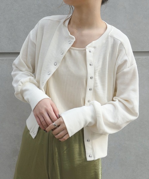 CORNERS(コーナーズ)の「ワッフルショートカーディガン(カーディガン/ボレロ・レディース・ブラック/グリーン/レッド/オフホワイト・M)」の18枚目の写真