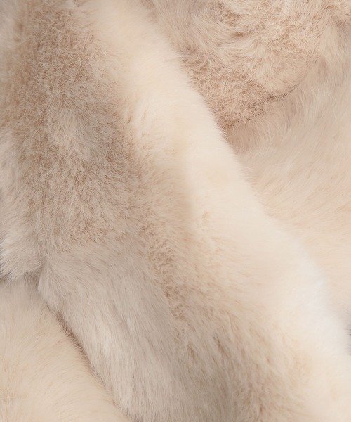 Andemiu（アンデミュウ）の「フェイクファーミニマフラー268517（マフラー・レディース・ベージュ/モカ・FREE）」の9枚目の写真