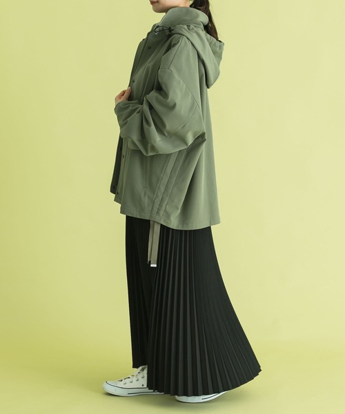 Uiscel(ユイセル)の「Uiscel アシンメトリープリーツマキシスカート(スカート・レディース・ベージュ/グリーン/ブラック・ONE)」の9枚目の写真
