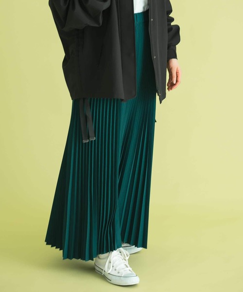 Uiscel(ユイセル)の「Uiscel アシンメトリープリーツマキシスカート(スカート・レディース・ベージュ/グリーン/ブラック・ONE)」の6枚目の写真