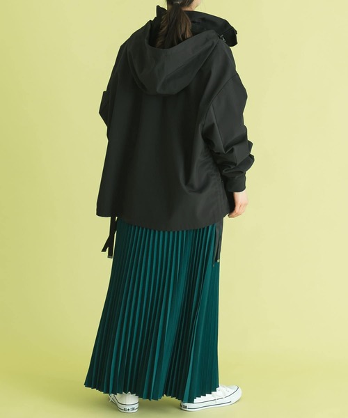 Uiscel(ユイセル)の「Uiscel アシンメトリープリーツマキシスカート(スカート・レディース・ベージュ/グリーン/ブラック・ONE)」の14枚目の写真