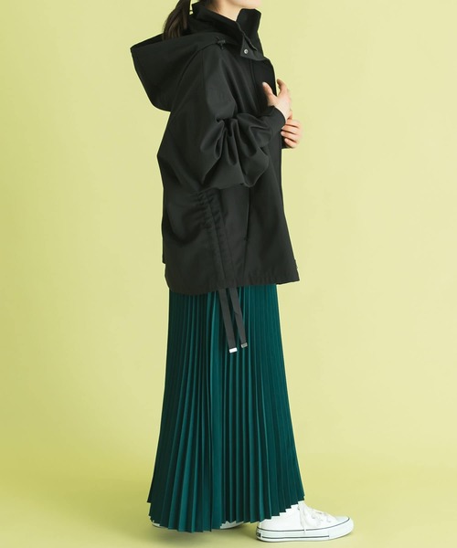 Uiscel(ユイセル)の「Uiscel アシンメトリープリーツマキシスカート(スカート・レディース・ベージュ/グリーン/ブラック・ONE)」の17枚目の写真