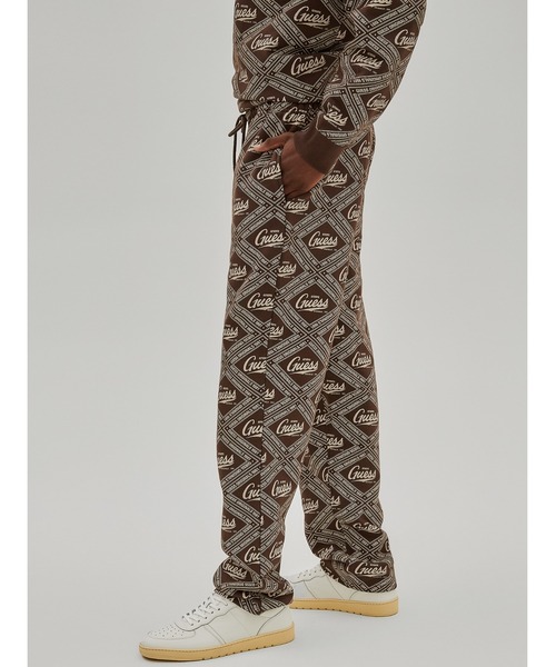 Guess（ゲス）の「GUESS Originals Printed Sweatpants（スウェットパンツ・メンズ・ブラウン・SMALL/MEDIUM/LARGE/X-LARGE）」の4枚目の写真