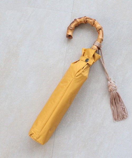 utatane（ウタタネ）の「折りたたみ日傘 完全遮光100％ 晴雨兼用 竹ハンドル（内ストラップ付）（折りたたみ傘・レディース・ブラック/ベージュ/グレー/レッド/ブルー/グリーン/ラベンダー/ネイビー/ピンク/マスタード・FREE）」の8枚目の写真