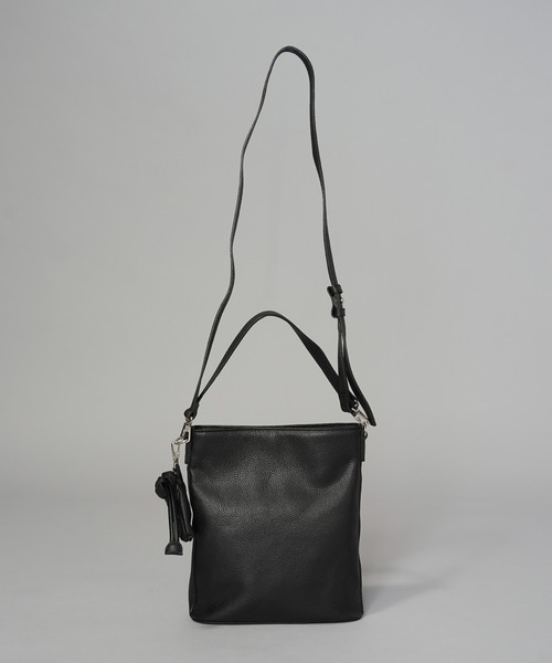 MAISON SPECIAL(メゾンスペシャル)の「《UNISEX》2WAY Leather Mini Shoulder Bag With Drawstring Charm/巾着チャーム付きレザー2WAYミニショルダーバッグ【MAISON SPECIAL/メゾンスペシャル】(ショルダーバッグ・メンズ・ホワイト/ブラック/イエロー/シルバー/グリーン/ターコイズブルー/オフホワイト/ダークグリーン/グレイッシュベージュ/パープル/その他1/ダークブラック・FREE)」の20枚目の写真