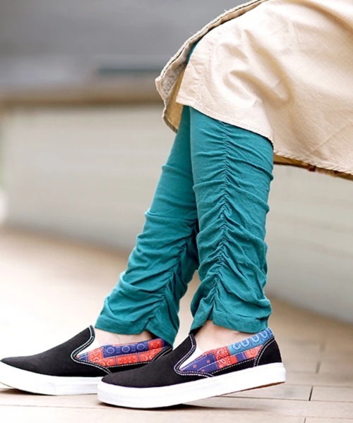 チチカカ（チチカカ）の「裾くしゅレギンス【WEB限定】（レギンス/スパッツ・レディース・ターコイズブルー/パープル系その他/チャコールグレー/ブラウン/パープル/カーキ/グリーン・FREE）」の5枚目の写真