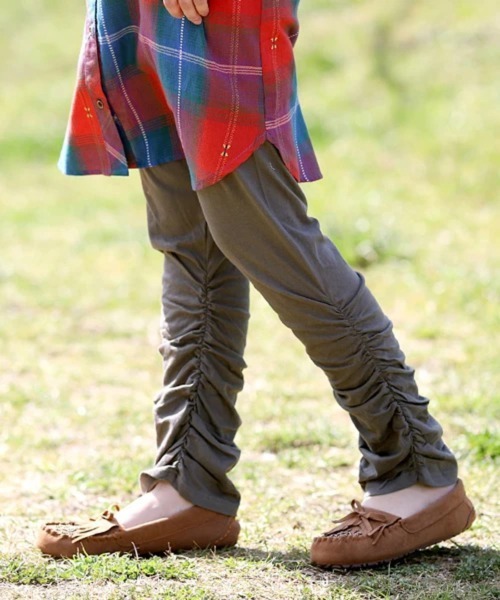 チチカカ（チチカカ）の「裾くしゅレギンス【WEB限定】（レギンス/スパッツ・レディース・ターコイズブルー/パープル系その他/チャコールグレー/ブラウン/パープル/カーキ/グリーン・FREE）」の2枚目の写真