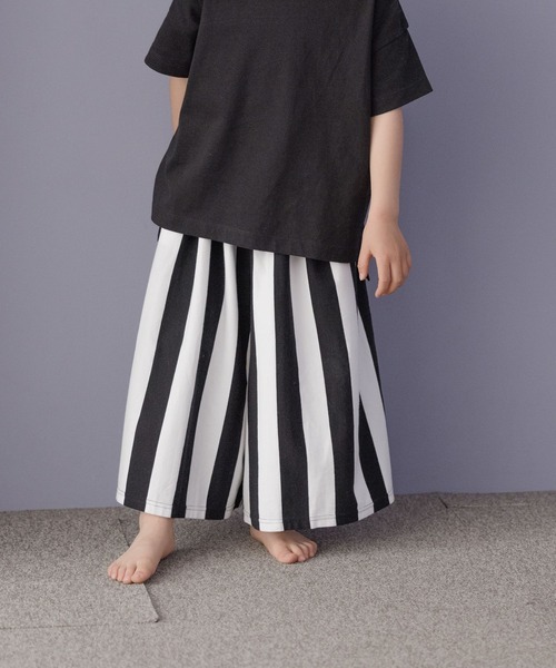 LOWRYS FARM（ローリーズファーム）の「カットワイドキュロット　285942（その他パンツ・キッズ・ブラック/ブラック×ホワイト/ネイビー・110cm/120cm/130cm/140cm/150cm）」の3枚目の写真