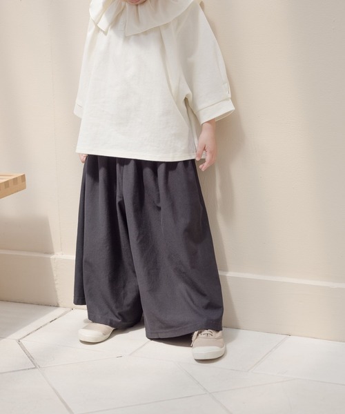 LOWRYS FARM（ローリーズファーム）の「カットワイドキュロット　285942（その他パンツ・キッズ・ブラック/ブラック×ホワイト/ネイビー・110cm/120cm/130cm/140cm/150cm）」の2枚目の写真