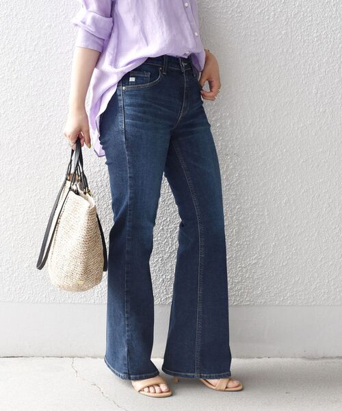 SOMETHING（サムシング）の「*SOMETHING LISAフレアデニム◆（デニムパンツ・レディース・サックスブルー/ブルー/グレー系・26/27/28）」の15枚目の写真