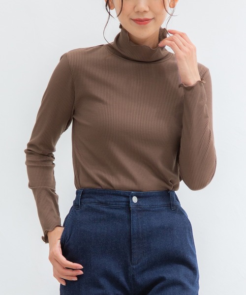 Honeys（ハニーズ）の「メロータートルネック（Tシャツ/カットソー・レディース・ブラック/ネイビー/アイボリー/ブラウン/ベージュ/サックスブルー/ライトグリーン/ピンク・S/L/M/LL）」の3枚目の写真