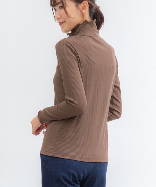 Honeys（ハニーズ）の「メロータートルネック（Tシャツ/カットソー・レディース・ブラック/ネイビー/アイボリー/ブラウン/ベージュ/サックスブルー/ライトグリーン/ピンク・S/L/M/LL）」の14枚目の写真