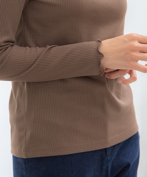 Honeys（ハニーズ）の「メロータートルネック（Tシャツ/カットソー・レディース・ブラック/ネイビー/アイボリー/ブラウン/ベージュ/サックスブルー/ライトグリーン/ピンク・S/L/M/LL）」の11枚目の写真