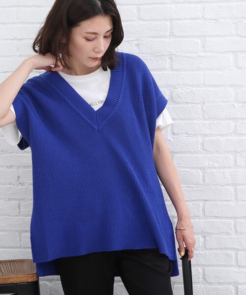 SHOO・LA・RUE（シューラルー）の「◆脇スリット入りVネックベスト（ベスト・レディース・ブラック/ダークグリーン/ナチュラル/キャメル/ダークオレンジ/ブルー・00）」の5枚目の写真