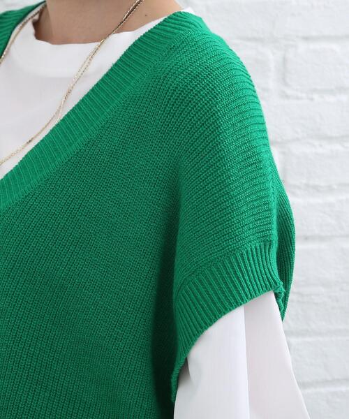 SHOO・LA・RUE（シューラルー）の「◆脇スリット入りVネックベスト（ベスト・レディース・ブラック/ダークグリーン/ナチュラル/キャメル/ダークオレンジ/ブルー・00）」の11枚目の写真