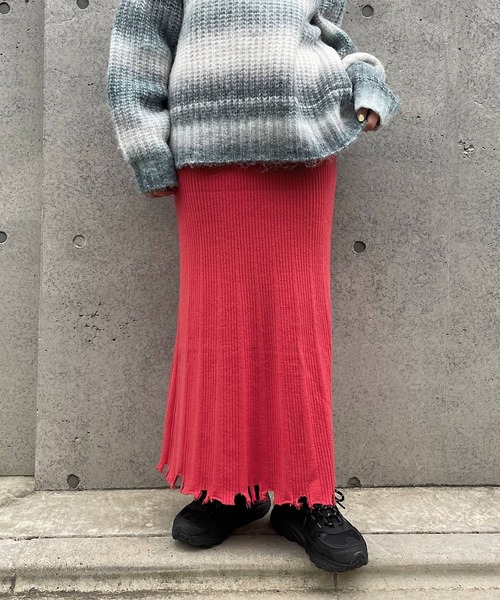 PAGEBOY(ページボーイ)の「ダメージヘムニットスカート(スカート・レディース・ブラック/オフホワイト/チェリーレッド・FREE)」の7枚目の写真