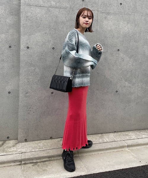 PAGEBOY(ページボーイ)の「ダメージヘムニットスカート(スカート・レディース・ブラック/オフホワイト/チェリーレッド・FREE)」の10枚目の写真