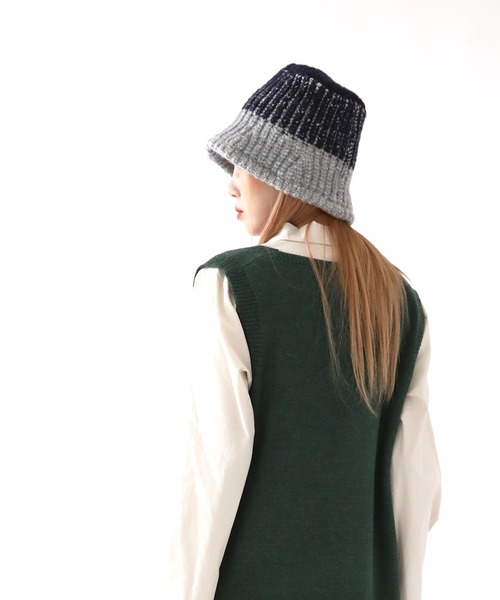 UNE MANSION（ユヌマンション）の「ツーカラー配色ニットハット（ニットキャップ/ビーニー・レディース・グリーン/グレー/ブラウン/ベージュ・ONE SIZE）」の9枚目の写真