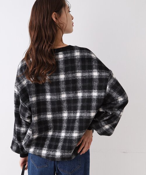 SHOO・LA・RUE（シューラルー）の「◆チェック柄ボリュームトップス（Tシャツ/カットソー・レディース・ブラック系1/ダークブラウン系1・00）」の16枚目の写真