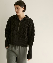 ハーフジップクロップドケーブルニットプルオーバー