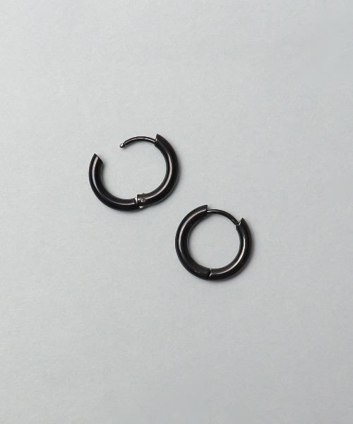 ieLS(イエルズ)の「金属アレルギー対応 「ieLS」 ステンレス クロッシング サークル フープピアス(ピアス(両耳用)・メンズ・シルバー/ゴールド/ブラック・ONE SIZE)」の4枚目の写真
