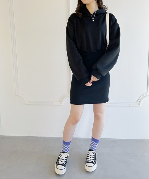 Loueme(ルエム)の「【23S/S 春新作】フードスウェットリブスカートミニワンピ(ワンピース・レディース・ブラック・FREE)」の2枚目の写真