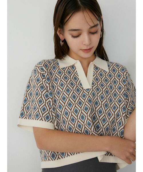 MURUA（ムルーア）の「モノグラムハーフスリーブニットポロシャツ（ポロシャツ・レディース・アイボリー/ブラック/グリーン/ブルー/ベージュ・FREE）」の6枚目の写真