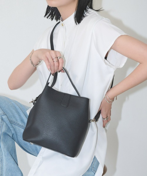 Aunt Marie's(アントマリーズ)の「2WAYフェイクレザースクエアハンドバッグ / ショルダーバッグ(ショルダーバッグ・レディース・モカ/ブラック/アイボリー・FREE)」の1枚目の写真